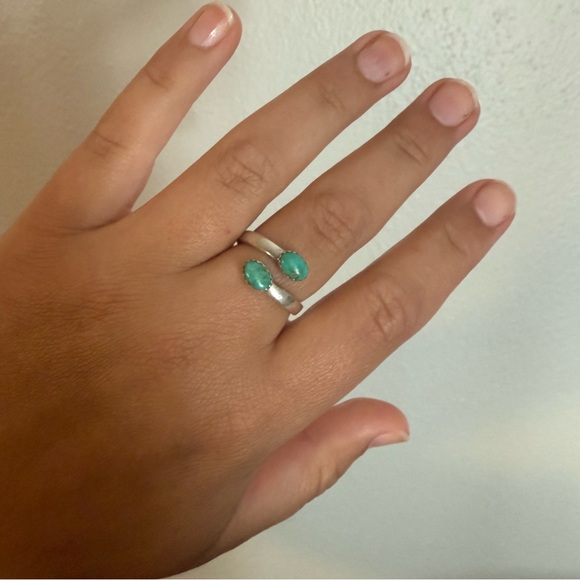 Jewelry - Vintage Turquoise and Sterling Silver Western Wrap Ring